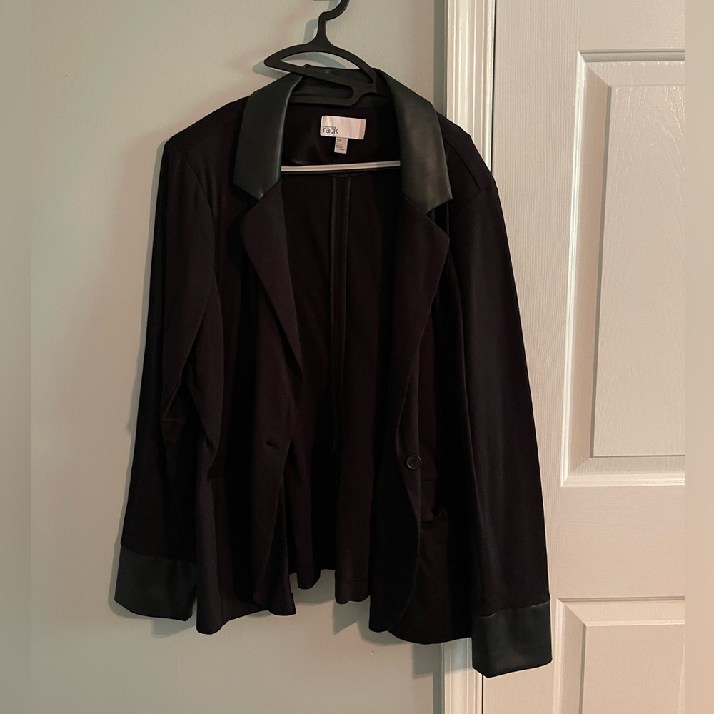 Elegant Black Blazer with Leather Details